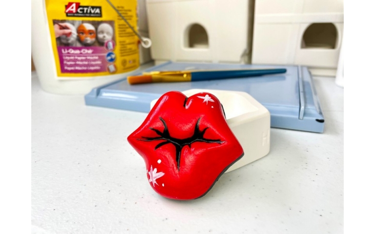 Diva Lips PetroMold and Li-Qua-Che